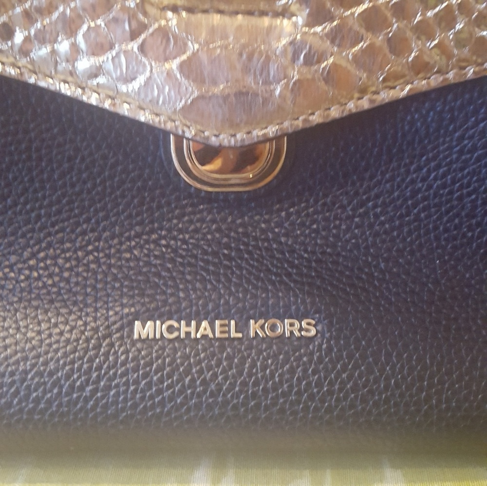 Michael Kors women handbag/shoulder bag
